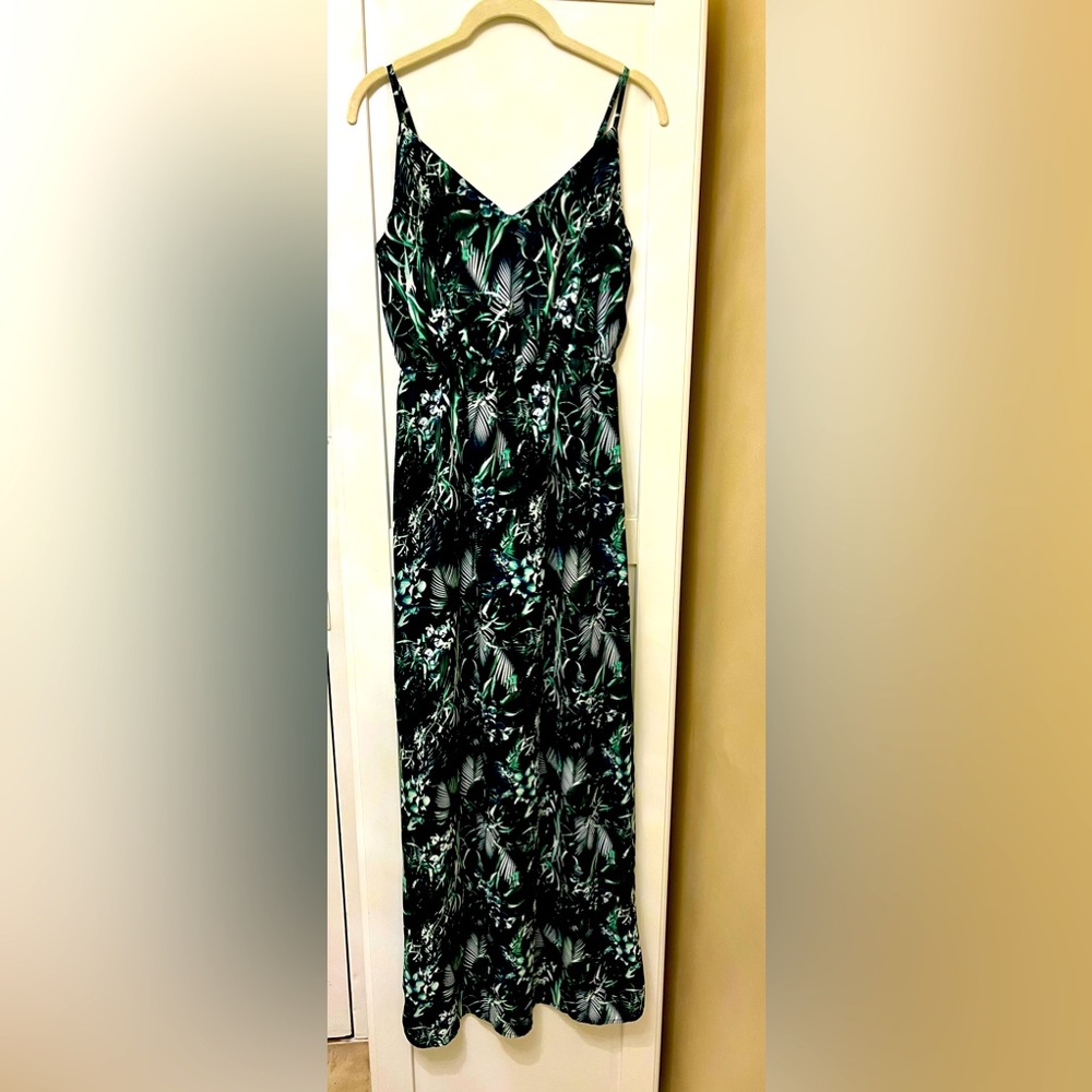 Dynamite Women’s Maxi Dress with Tropical Design
